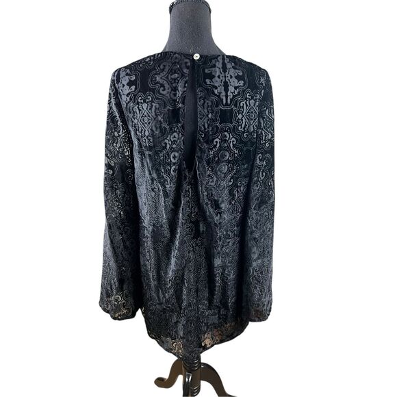 Show me your MuMu knock out mini black damask velvet bell sleeve dress Medium - Picture 4 of 13